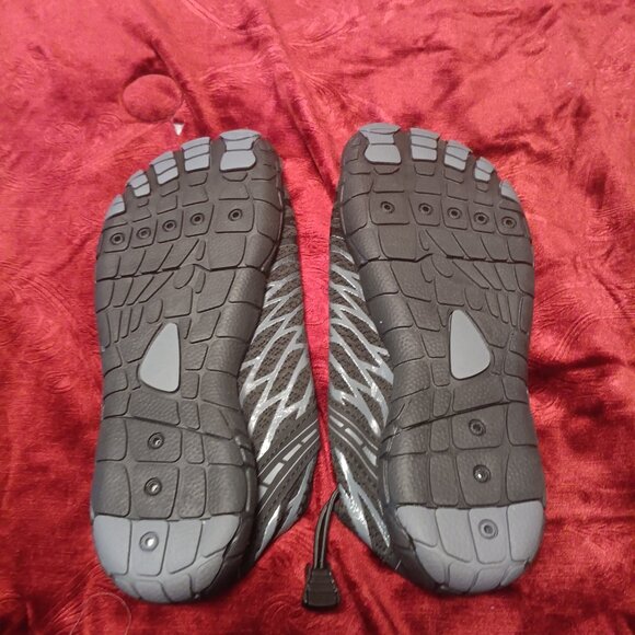 Water shoes - Picture 2 of 2